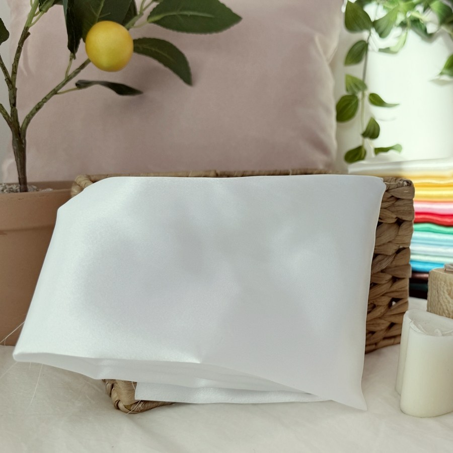 CRT 003 탐나요 대폭 공단 원단 새틴 패브릭 반짝이는 샤틴 식탁보 돌상 천 7,600원