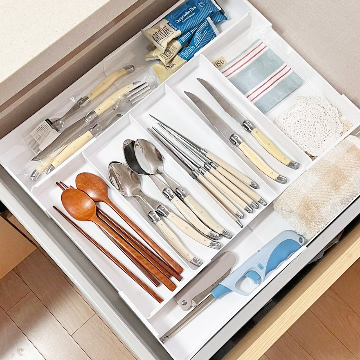 이지유 4면 확장 길이조절 서랍 정리 트레이 수저 정리함 모듈형, 1개, 화이트 13,800원