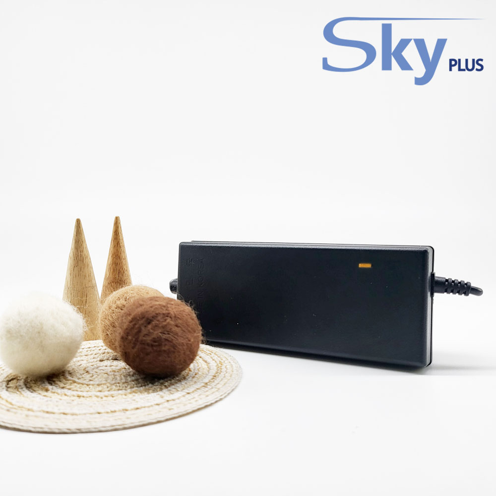 SKYPLUS 신형 12V5A 코드포함 어댑터 사이즈DOWN 효율UP 대한민국 KC인증 외경5.5mm 8,390원