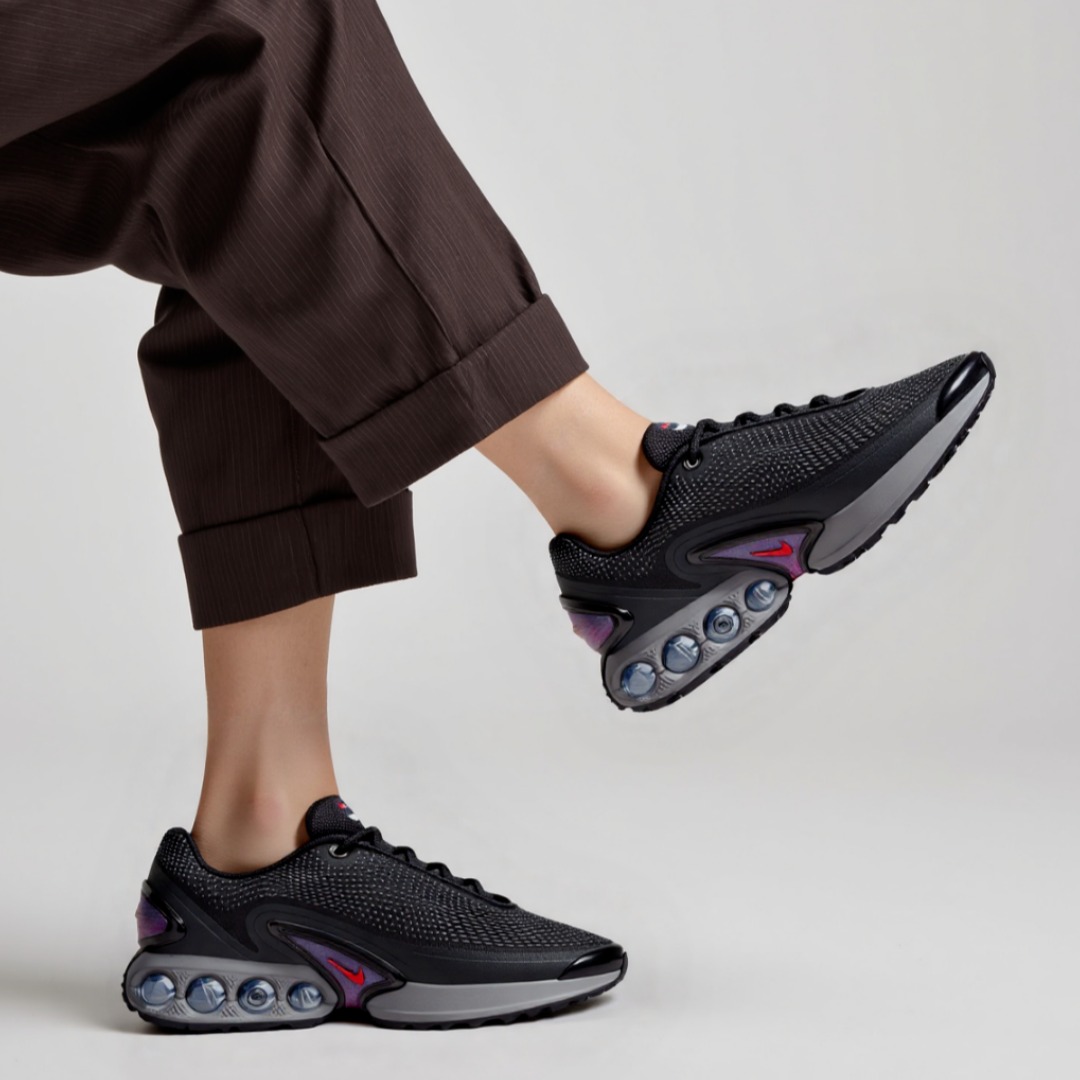 [국내 정품] 나이키 에어 맥스 DN 운동화 여성용 블랙 러닝화 헬스화 TR-N121BWU 97,800원