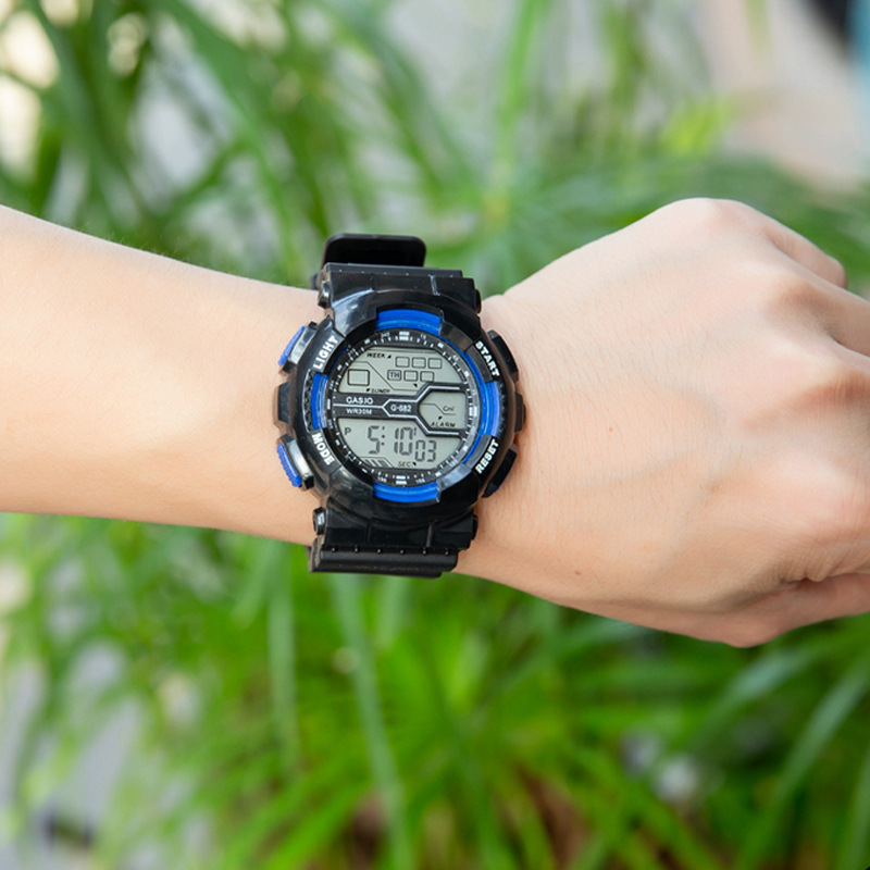 (당일출고)LED디지털 남 여 청소년 손목시계 초등 중학교 입학 졸업 선물  30미터방수시계 7,800원