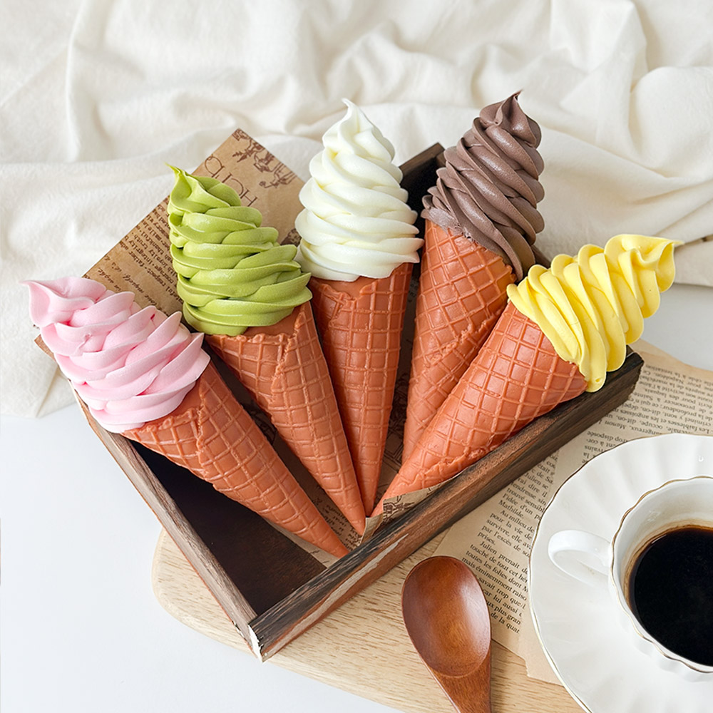 꼬깔 소프트 콘 아이스크림 모형 1p 장식 소품 17,900원