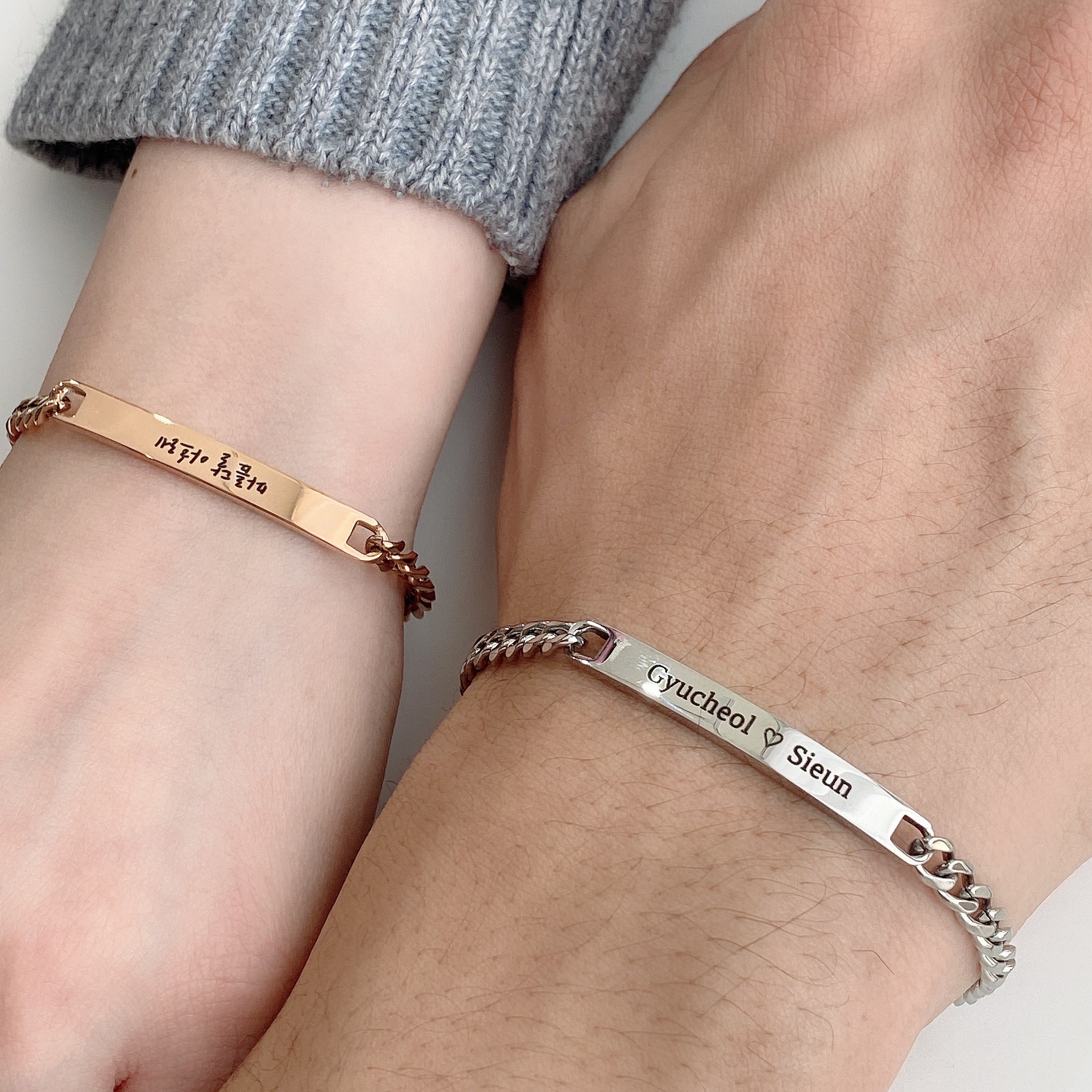 [각인무료/오늘출발] 1+1 커플 각인팔찌 이니셜 팔찌 써지컬스틸 커플.우정 각인팔찌 20,900원