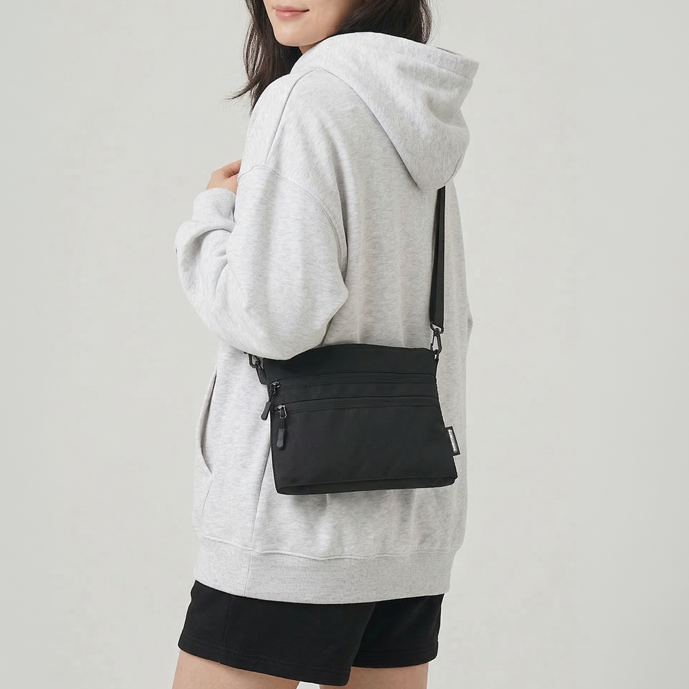 [담앤드솜 담솜온] 가로 네트 크로스백 슬링백 메신저백 여행용 남녀공용 생활방수 16,900원