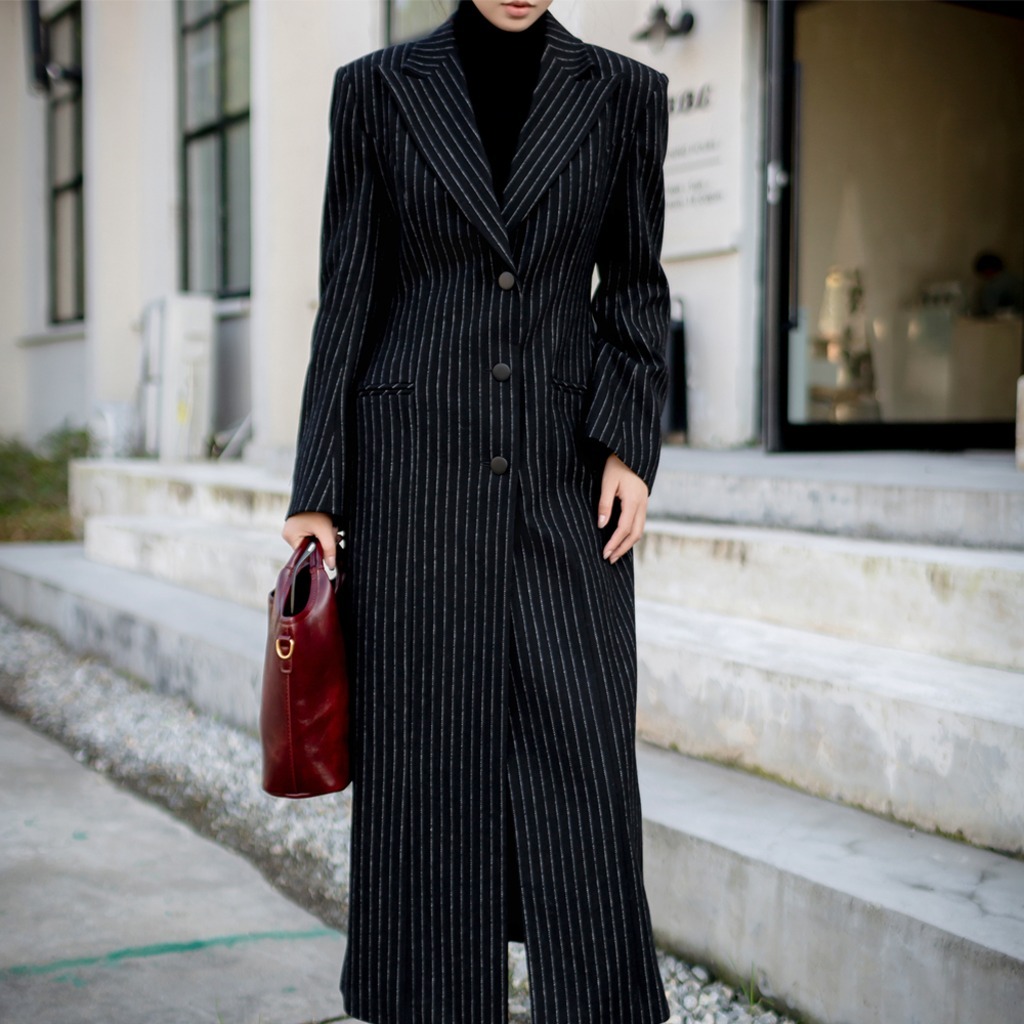 오버핏 피크드라펠 모직 울 트렌치코트 롱스타일 허리선강조 럭셔리룩 128,000원