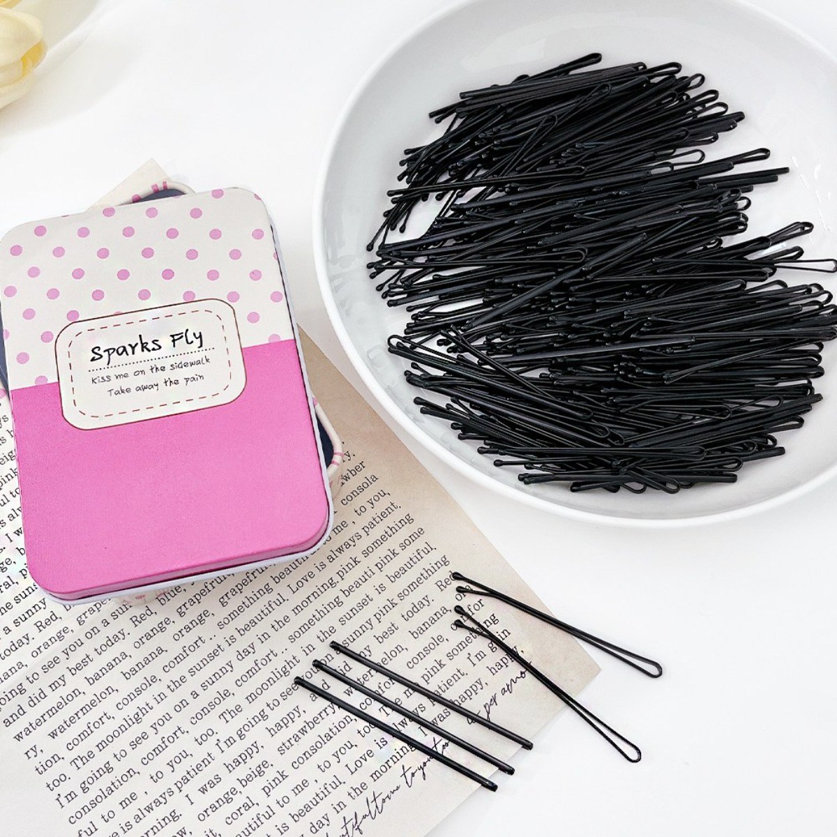 미다미 200P 대용량 기본 실핀 틴케이스 세트(물결/민자) 7,900원