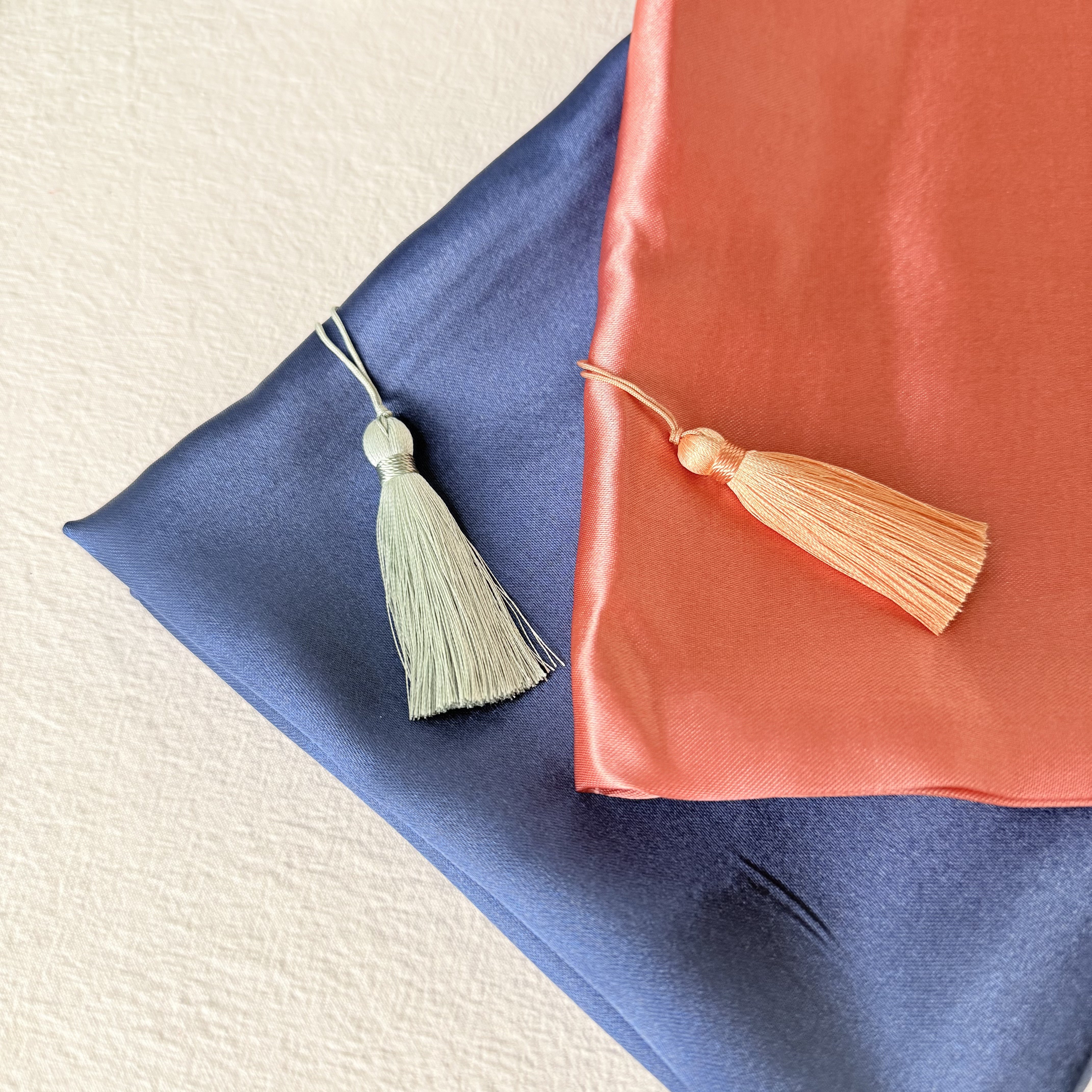 (1+1) 리브온 선물 포장용 보자기 공단 보자기 노리개 테슬 키트 73 X 73 15,020원