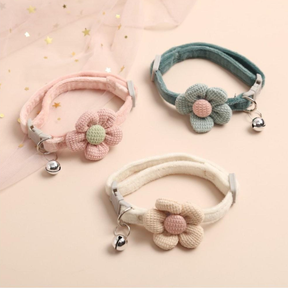 나나봉봉  (1+1) 강아지 방울 꽃 목걸이 고양이 플라워 포인트 목걸이 13,900원