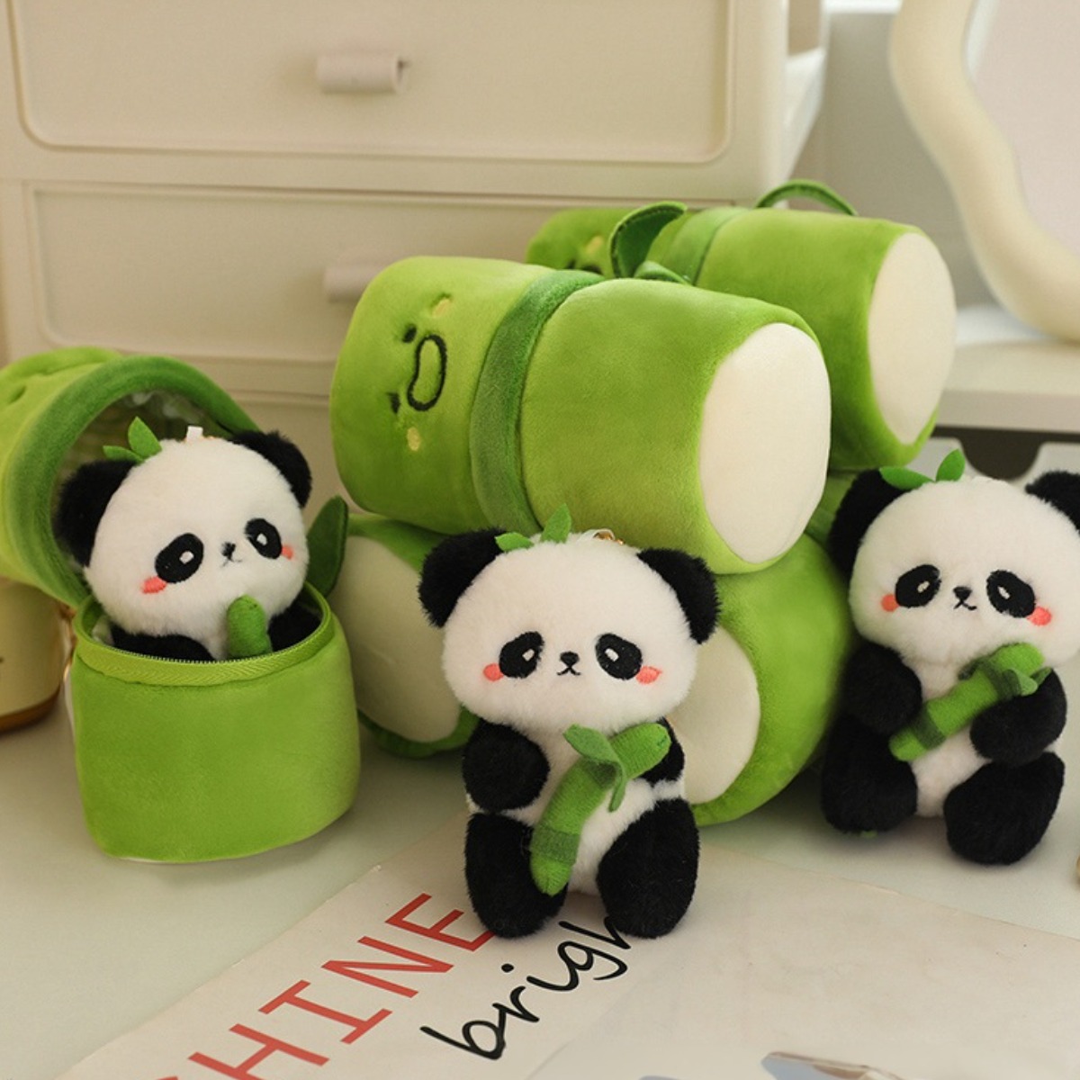 투빈하우스 대나무에 빠진 사랑스런 판다 인형 키링 14,900원