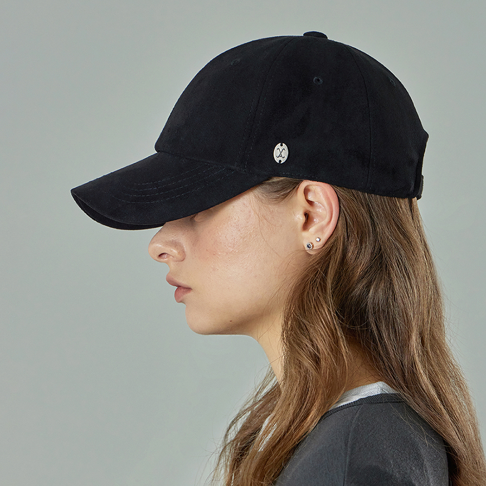 바잘 VA 커브드 오벌 메탈 스웨이드 볼캡 42,000원