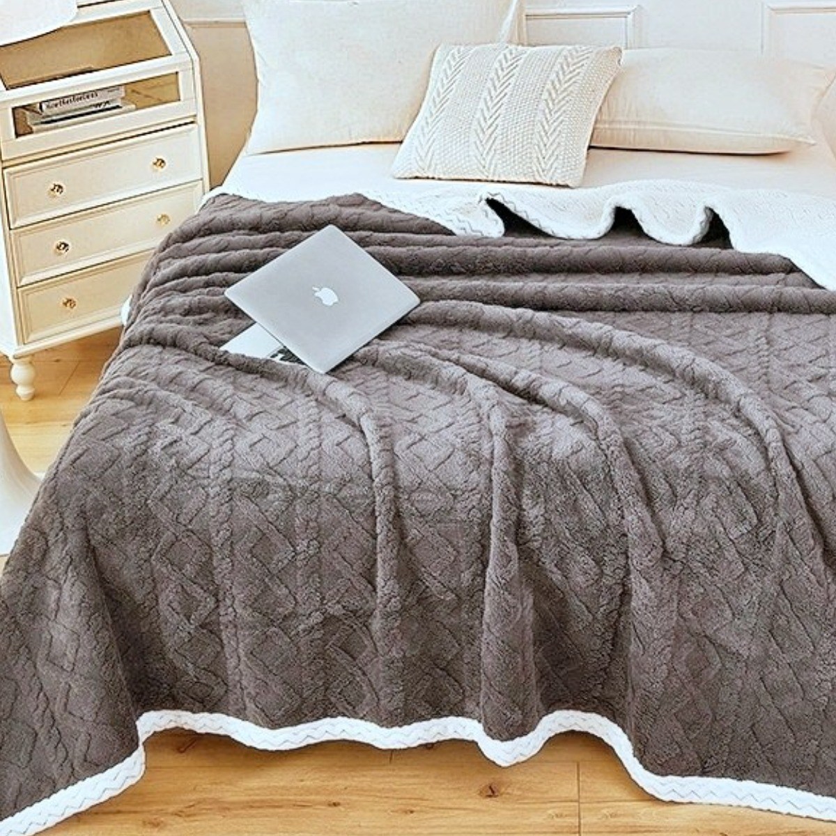 다홈 프리미엄 극세사 양털 담요 어린이 안전 인증 양면 34,300원