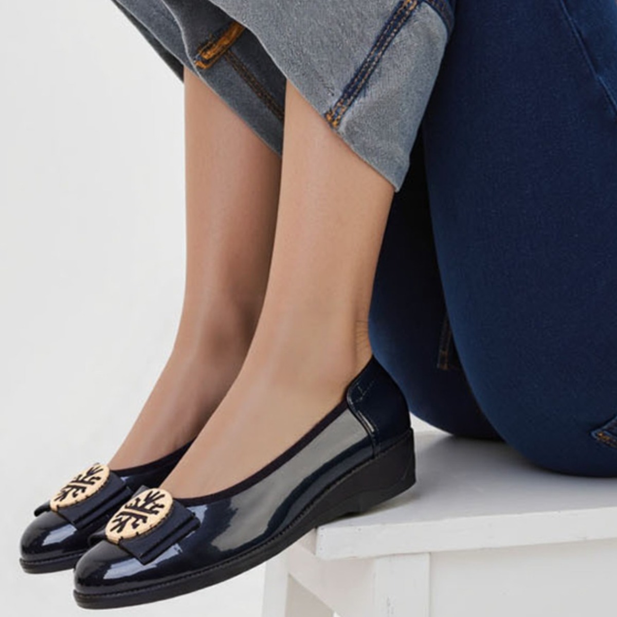 딕슈 여성 리본장식 에나멜 웨지 통굽 플랫슈즈 4cm PLWS222 44,600원