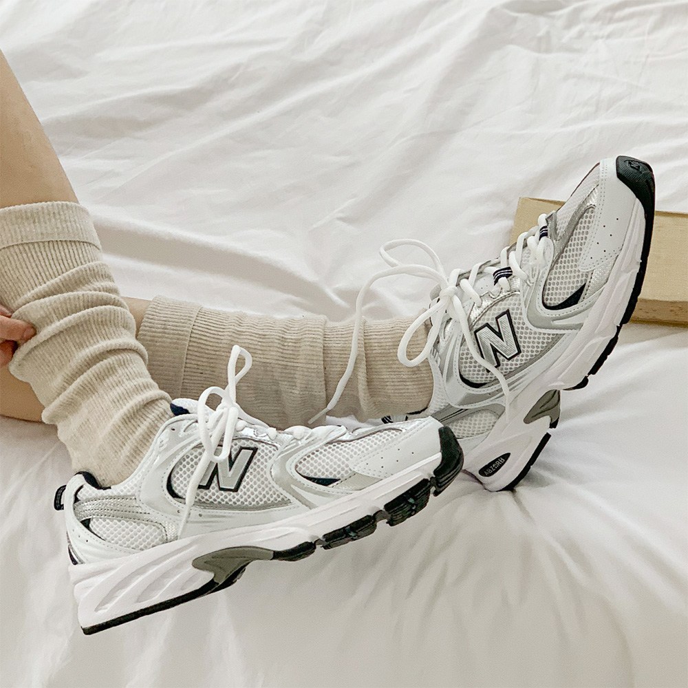 뉴발란스 530 운동화 화이트 신발 스니커즈 런닝화 남녀공용 커플 선물 브리니코 상표등록 양말 세트상품 150,900원