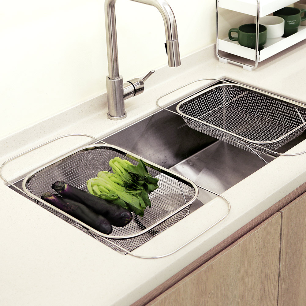 이우아여사 304올스텐 길이조절 싱크대 사각채반 바구니 2종 세트 26,200원