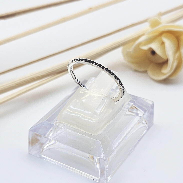 [925실버] 1mm 올큐빅 스와로브스키 큐빅 레이어드 은반지 큐빅가드링 21,900원