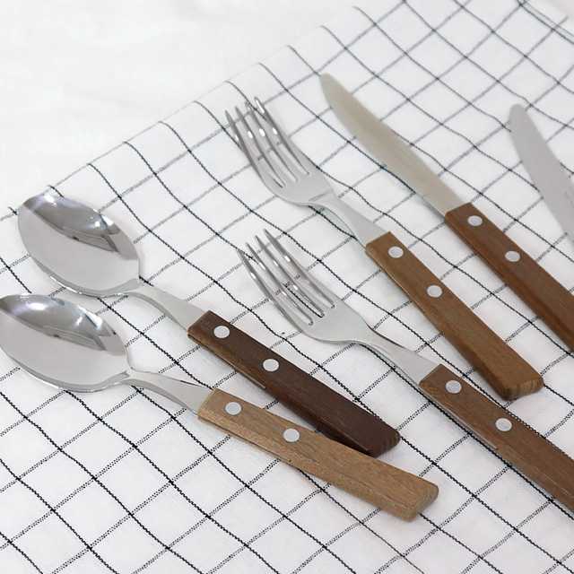 뉴트라몬티나 트레딕셔널 우드 핸들 커트러리 2,800원