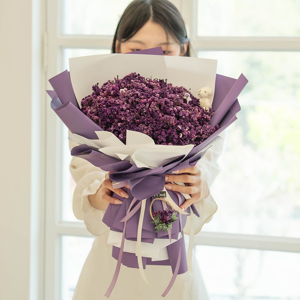 마음담은집"1000일 동안" 시들지 않는 보존화 안개꽃다발 (LED+엽서+꽃다발) 49,320원