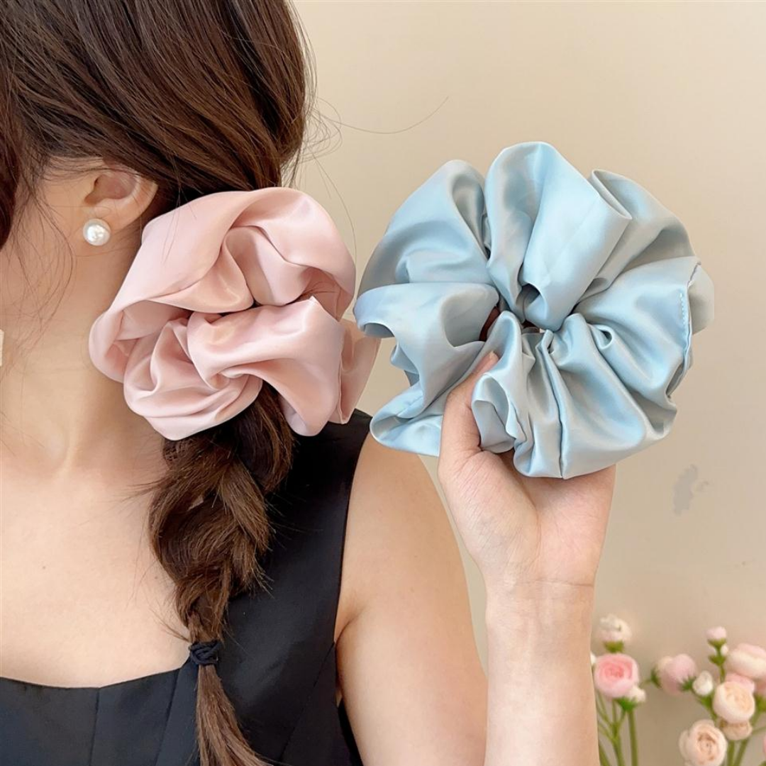 샤콘 멜로 빅 사이즈 새틴 스크런치 대형 곱창밴드 10,900원