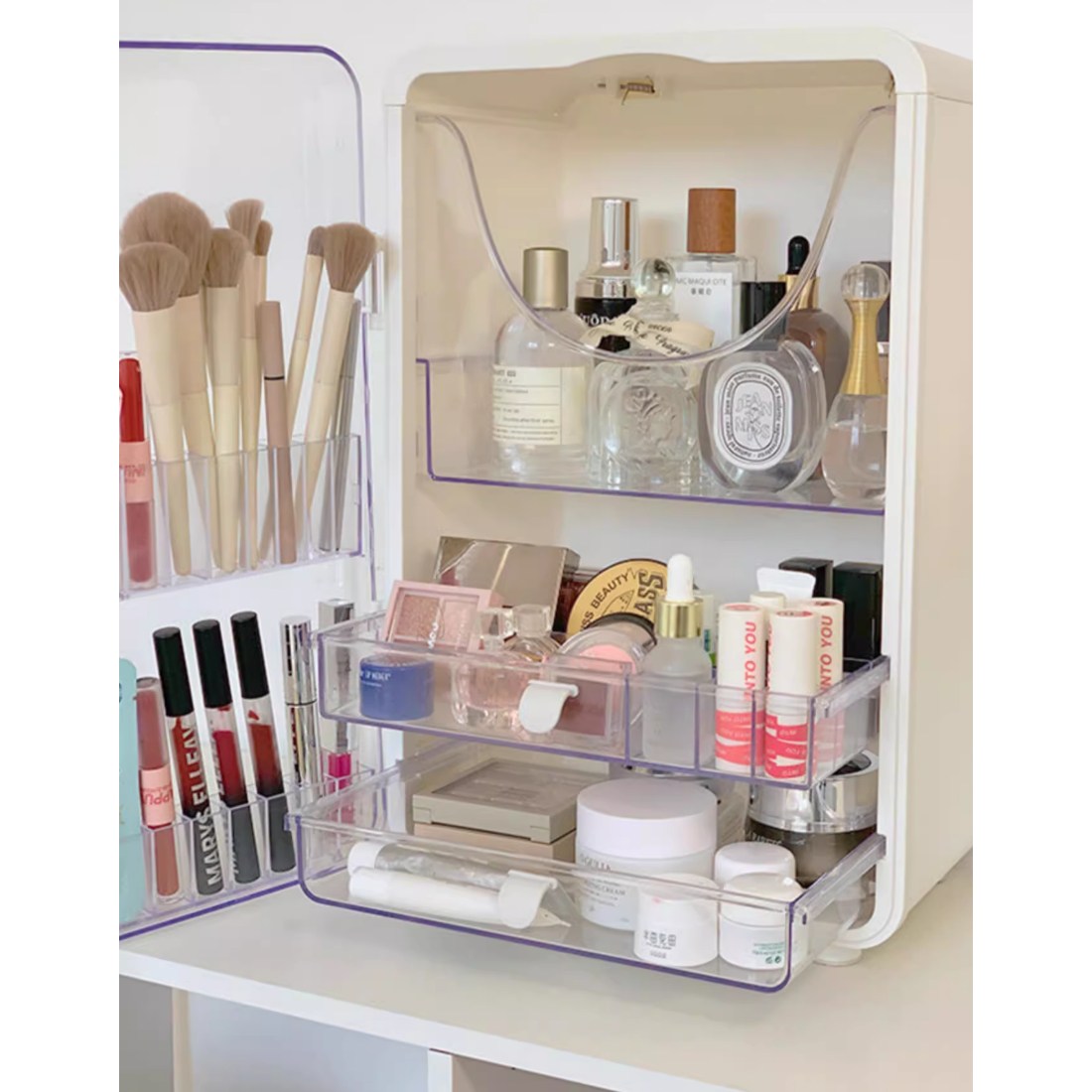 다꾸보관함 피규어보관함 슬라이딩수납함 데스크테리어 대용량 화장품 수납함 아크릴 문구 볼펜 향수 쉐도우 선반 영양제 정리대 스킨케어 계폐식 데스크 인테리어 먼지 방지 52,000원