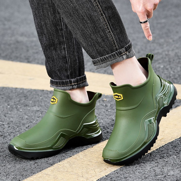남성 방수 레인부츠 미끄럼방지 장마철 작업 캠핑 아웃도어 편안한 착화감 12,750원