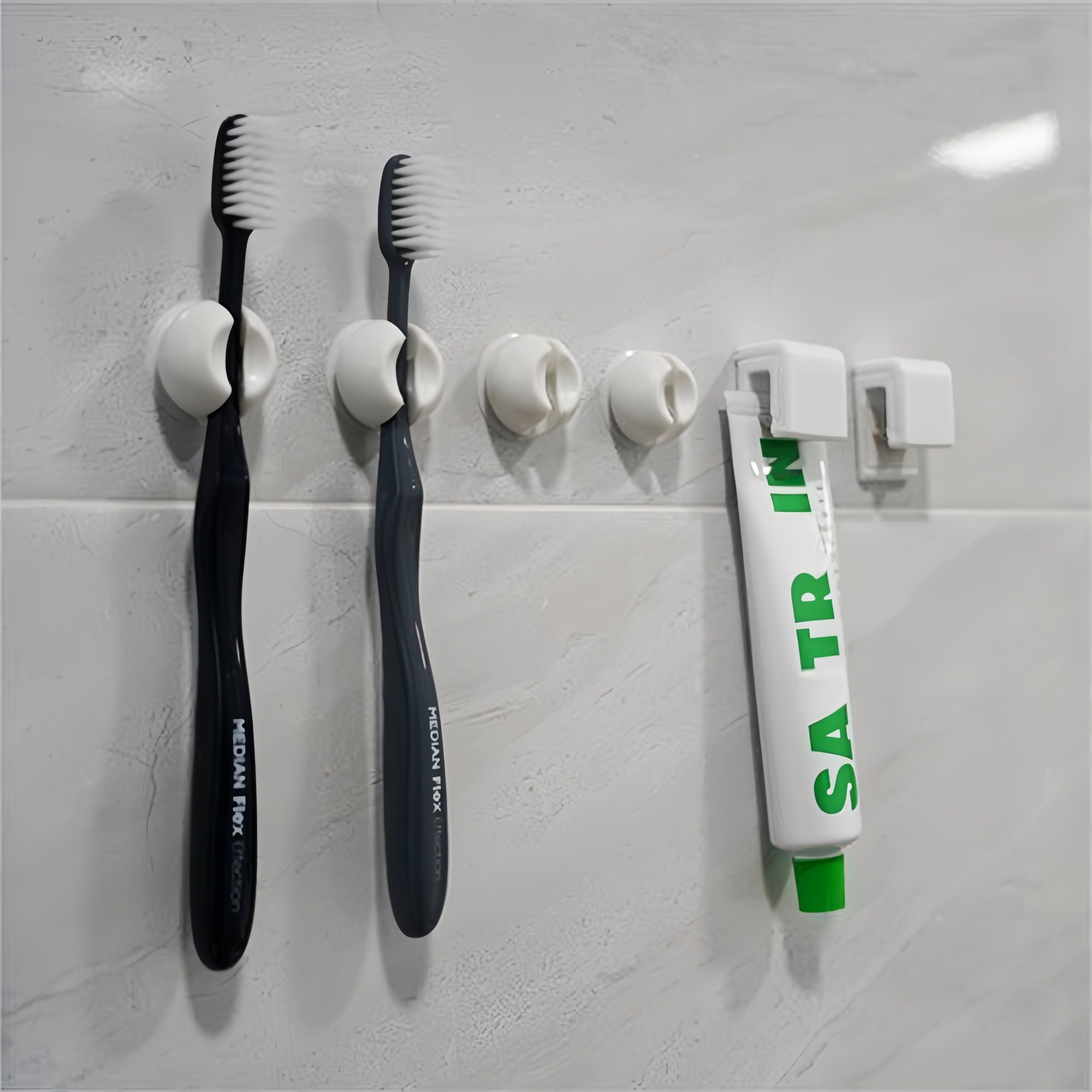 브로픽 무타공 치약걸이 2p + 흡착식 칫솔걸이 4p, 단일 색상, 1세트 4,800원