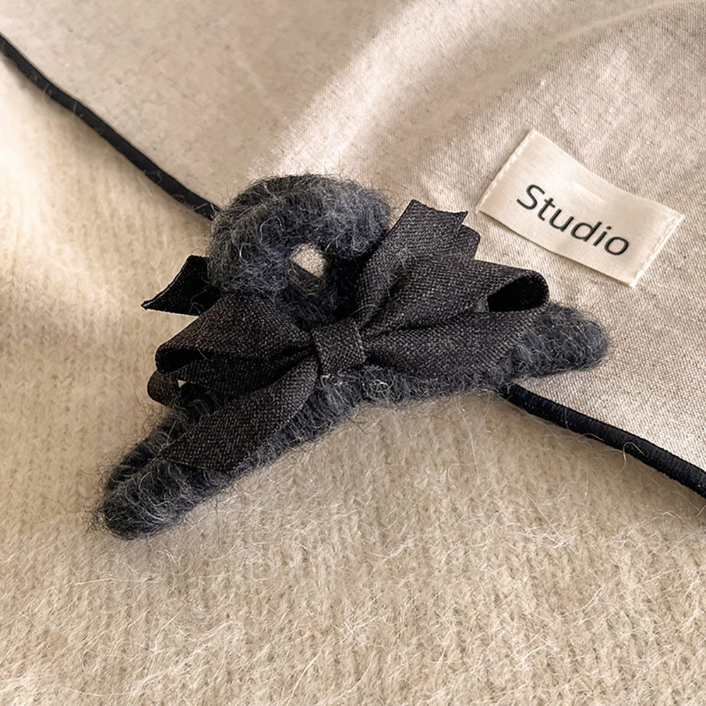 닷이프 여성용 리본 복실 헤어 집게핀 L 13cm 11,900원