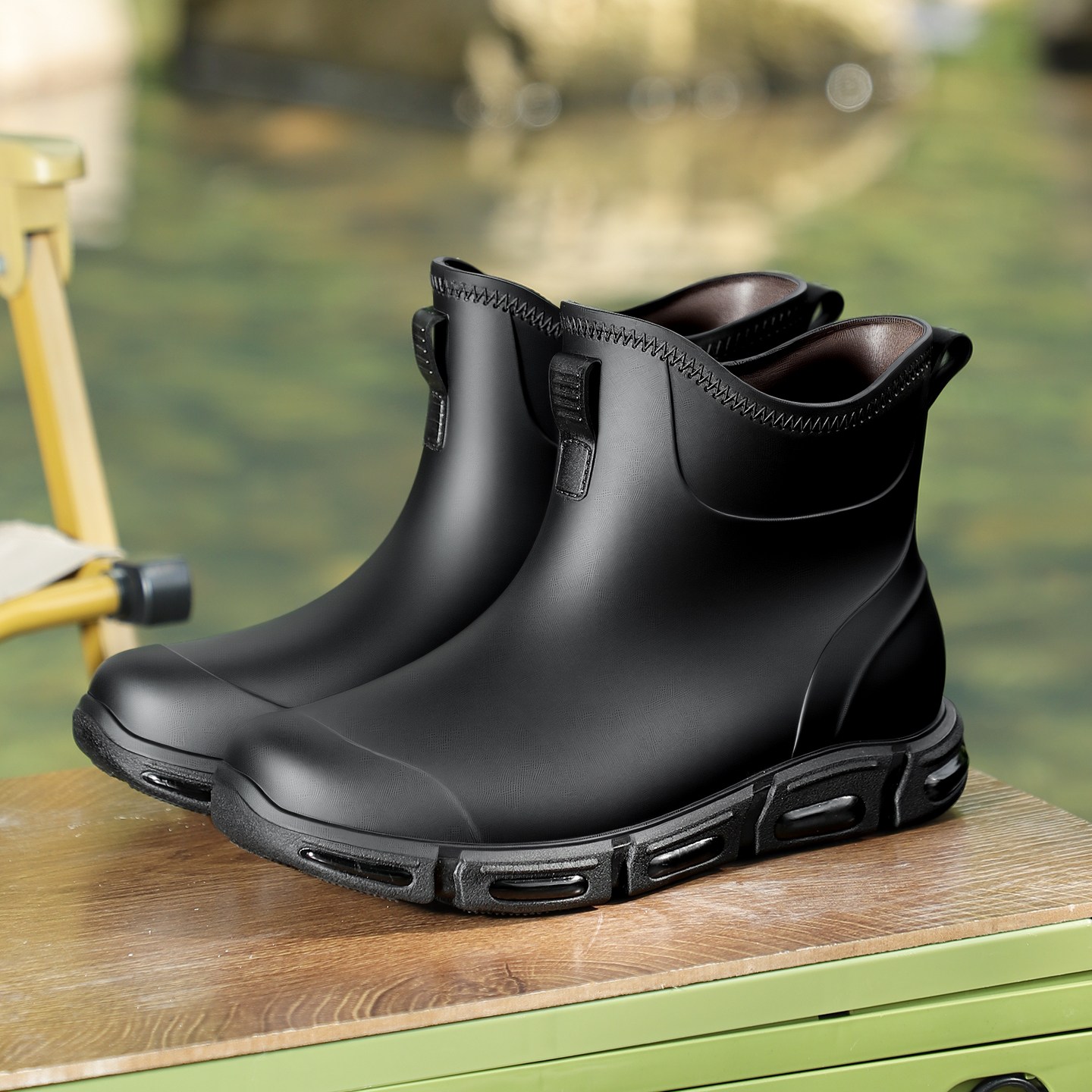 남자 레인부츠 미끄럼 방지 경량 쿠셔닝 슈즈 작업용장화 주방 작업화 내마모성 방수 패션 논슬립 가벼운 낚시장화 17,860원