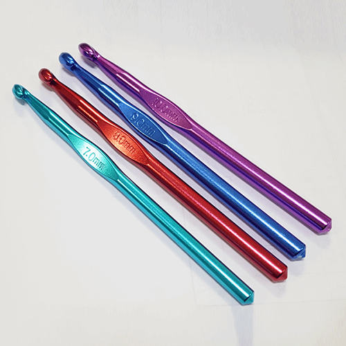 퀼트여왕 쇠 왕코바늘(6.5mm,7mm,8mm,9mm,10mm) 코바늘, 1개 2,500원