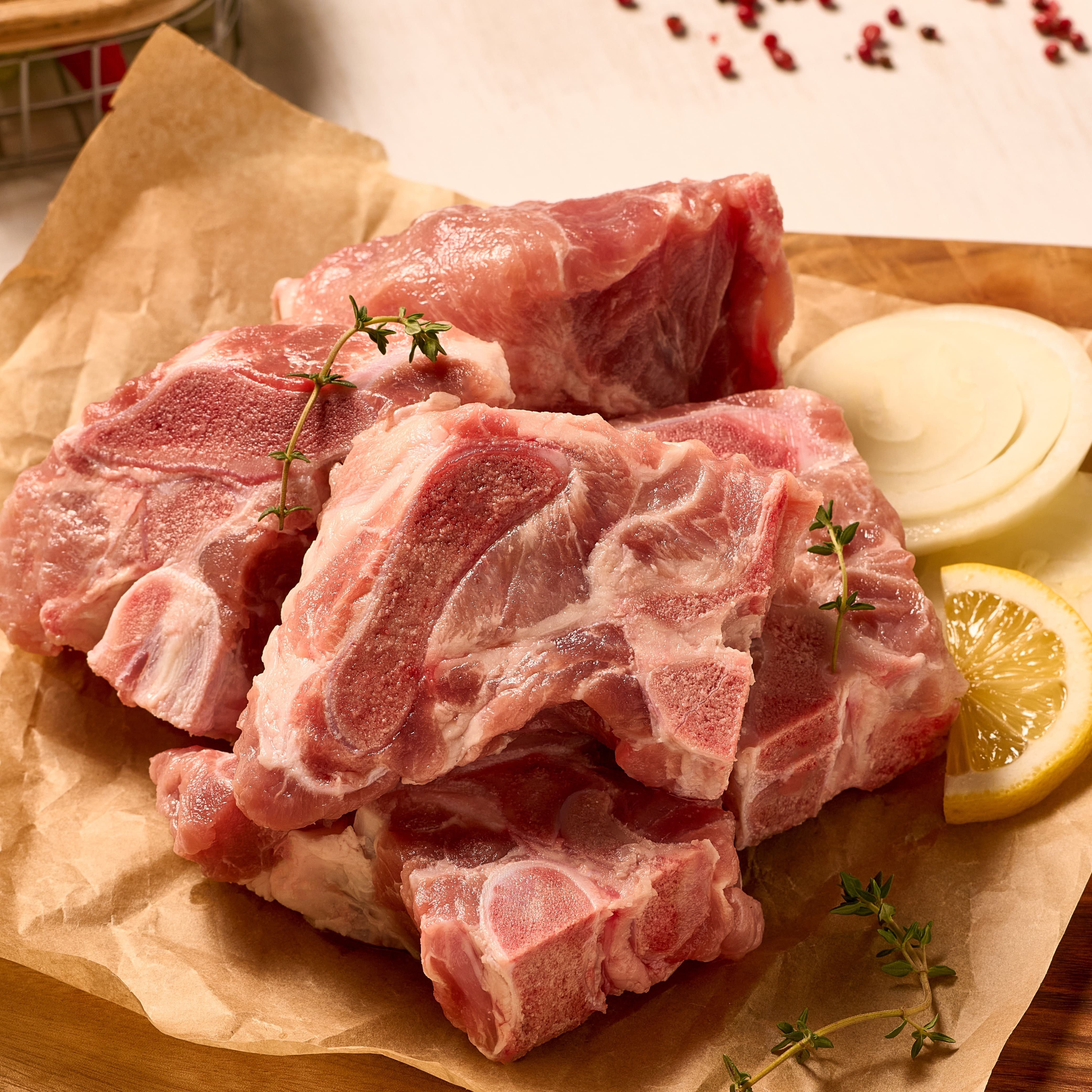 하늘돼지 국내산 못난이 뒷갈비 2kg 1등급 이상 돼지고기 등갈비 찜갈비 한돈, 2kg, 1개 19,500원