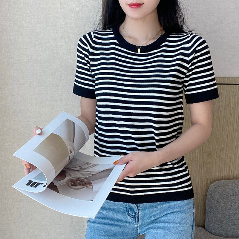 여성 반팔 여름 얇은 스트라이프 반팔 냉감 니트 패션 루즈핏 날씬해 보이는 맨투맨 티셔츠 상의 24,660원