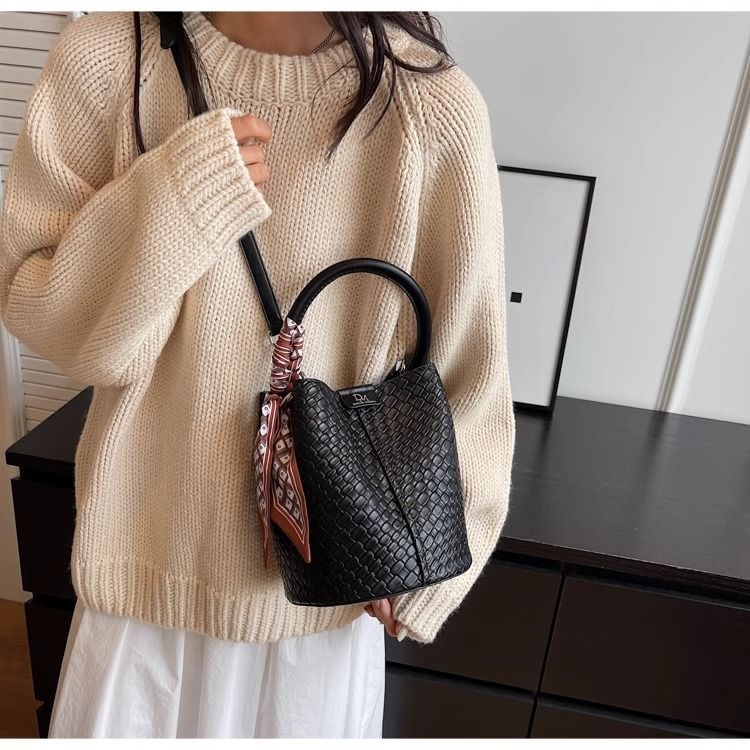 스카이미너리즈  데일리 휴대용  캐주얼 버킷 크로스백 13,900원