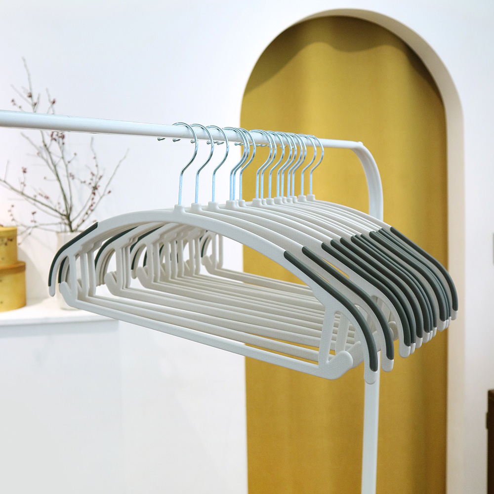 화이트래빗 고리회전 어깨불방지 디자인 라운드 베이직 니트옷걸이 4,800원