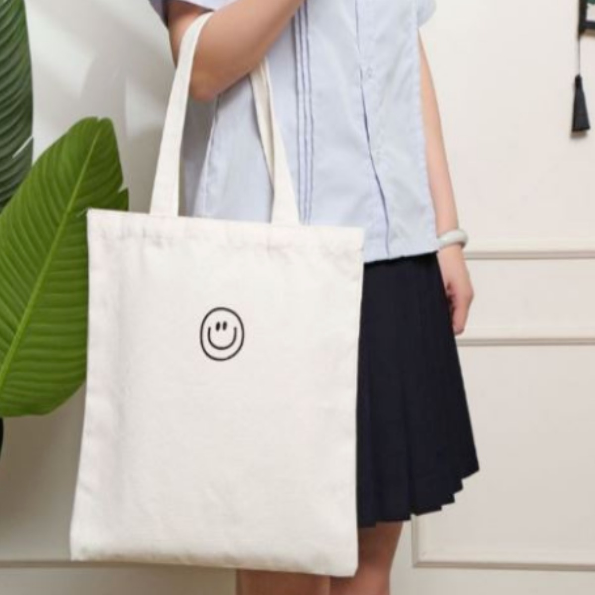 컨버스 스마일 에코백 내구성좋은 숄더백 중형사이즈 6,700원