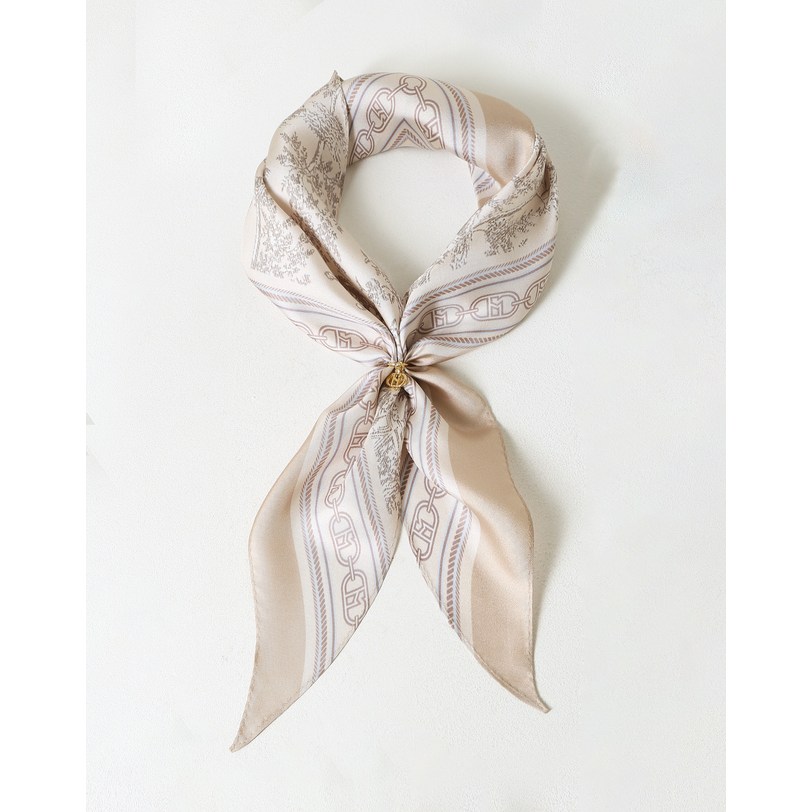 헤지스 베이지 여성 프린트 실크 스카프 (선물포장) 99,000원