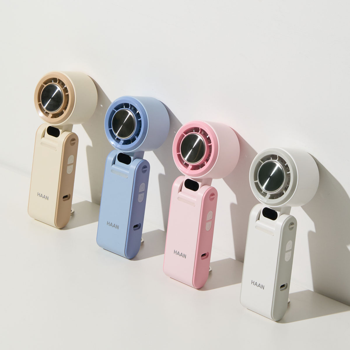 한경희생활과학 100단 터보 냉각 휴대용 캠핑 등산 탁상용 핸디 손선풍기 HF-T50F, 세틴 블루 35,900원