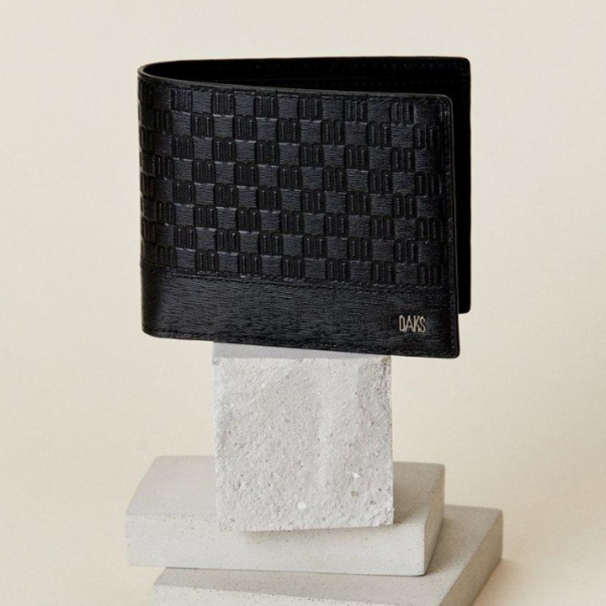 닥스 [플랜스토리]닥스가죽지갑, 남성지갑,아빠선물, 백화점정품,선물포장  블랙 DD로고 소가죽 반지갑 (WBWA4F729BK) 128,530원