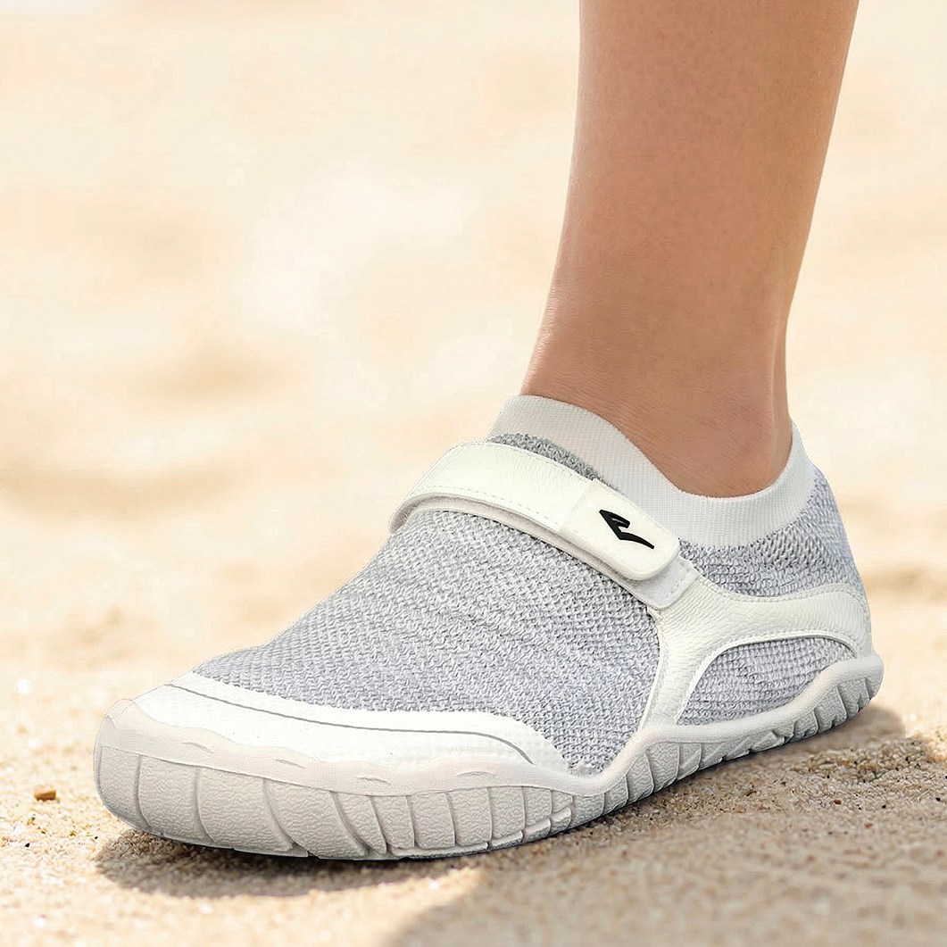 에버라스트 벨크로 스트랩 밴딩 메쉬 아쿠아 슈즈 여성 남성 발편한 워터슈즈 경량 헬스장 운동화 계곡 물놀이 삭스 여름 신발 워터파크 신발 워터파크슈즈 29,500원