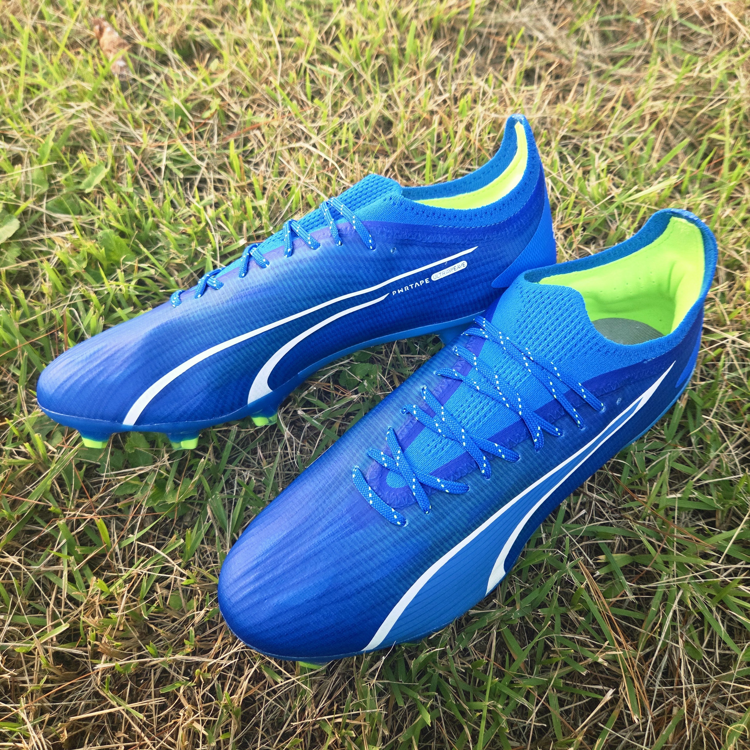 푸마 남성선수용축구화 울트라 얼티메이트 FG&AG 국내매장판 109,900원