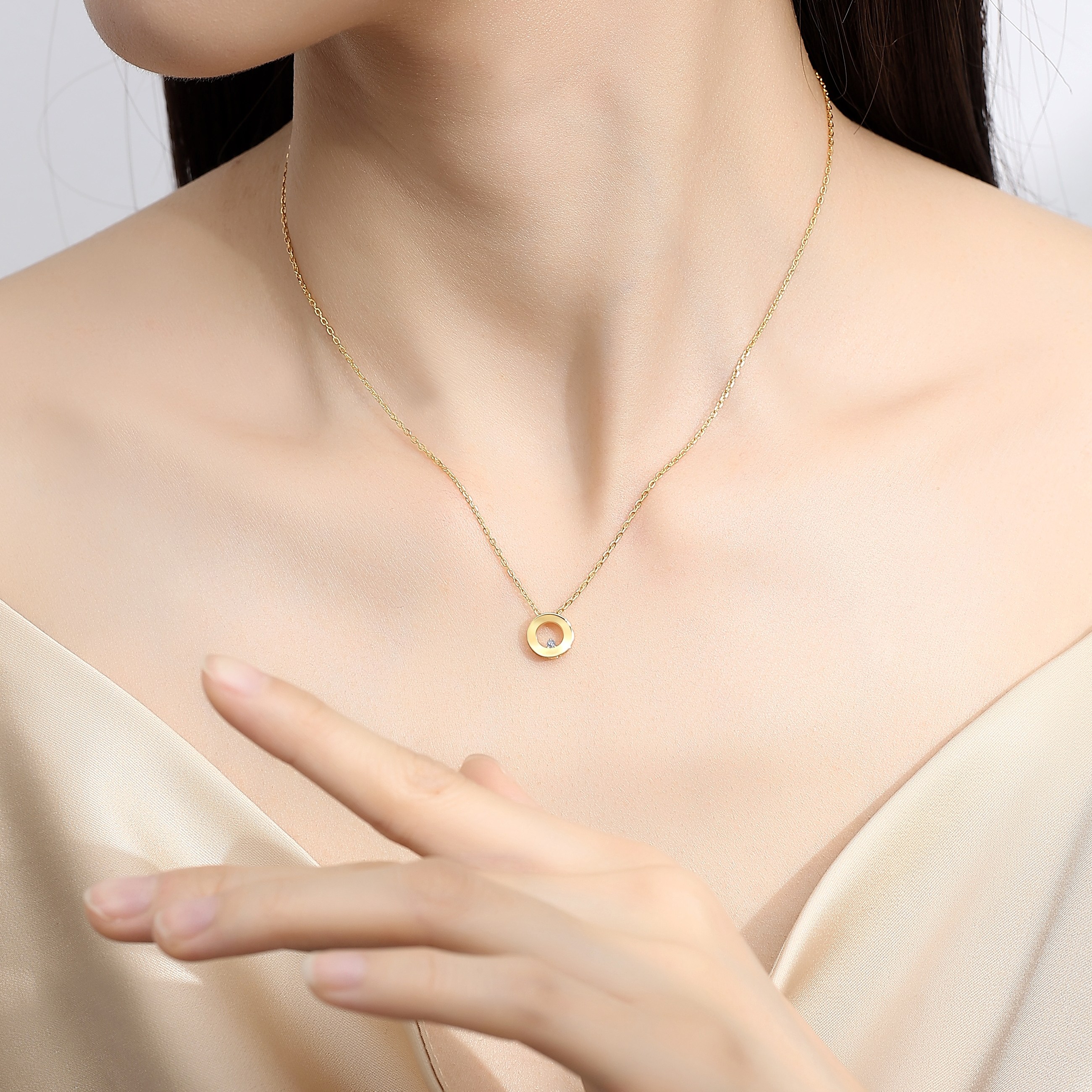 여자 14/18K 골드 심플 원형 다이아 펜던트 목걸이 여자 데일리 고급 스타일 368,800원