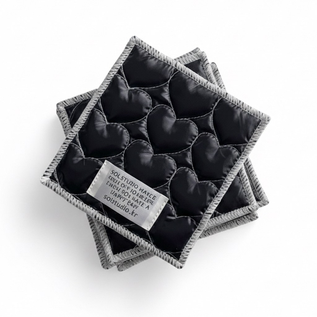 에이오알비 하트 체크 컵받침 코스터 2p, 블랙 12,200원