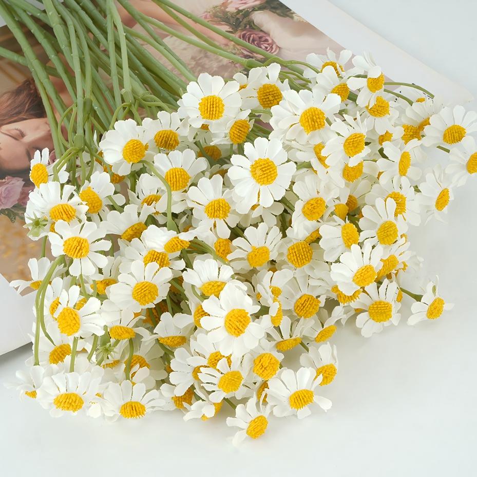 에이치엠데코 조화 데이지꽃 부쉬 데이지 꽃다발 촬영용 부케 조화 3묶음(18p), 3개, white 13,950원