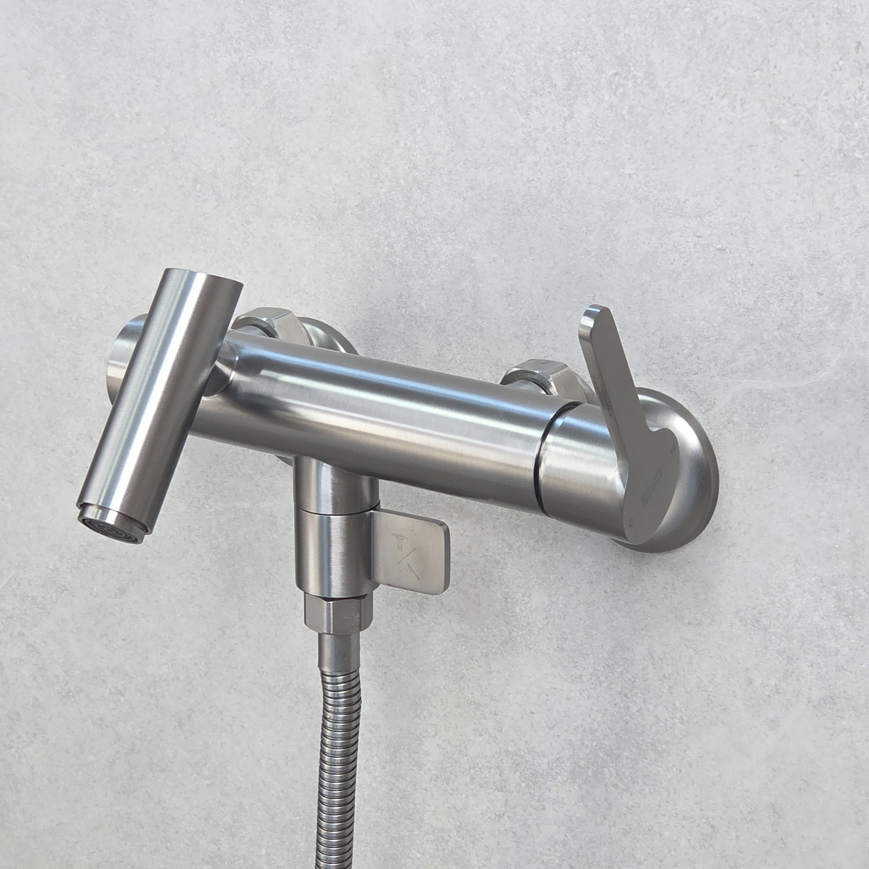 샤워기수전 스텐무광 원형고급 아기비데,양치수전 회전형 욕조 욕실 화장실 샤워기 7005, 1개 116,890원