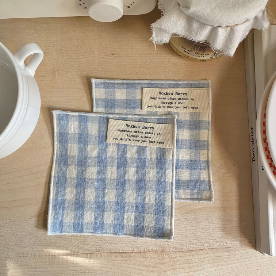 핸드메이드 패브릭컵받침 티코스터 까페소품 2p, 블루 영문라벨, 2개 5,820원