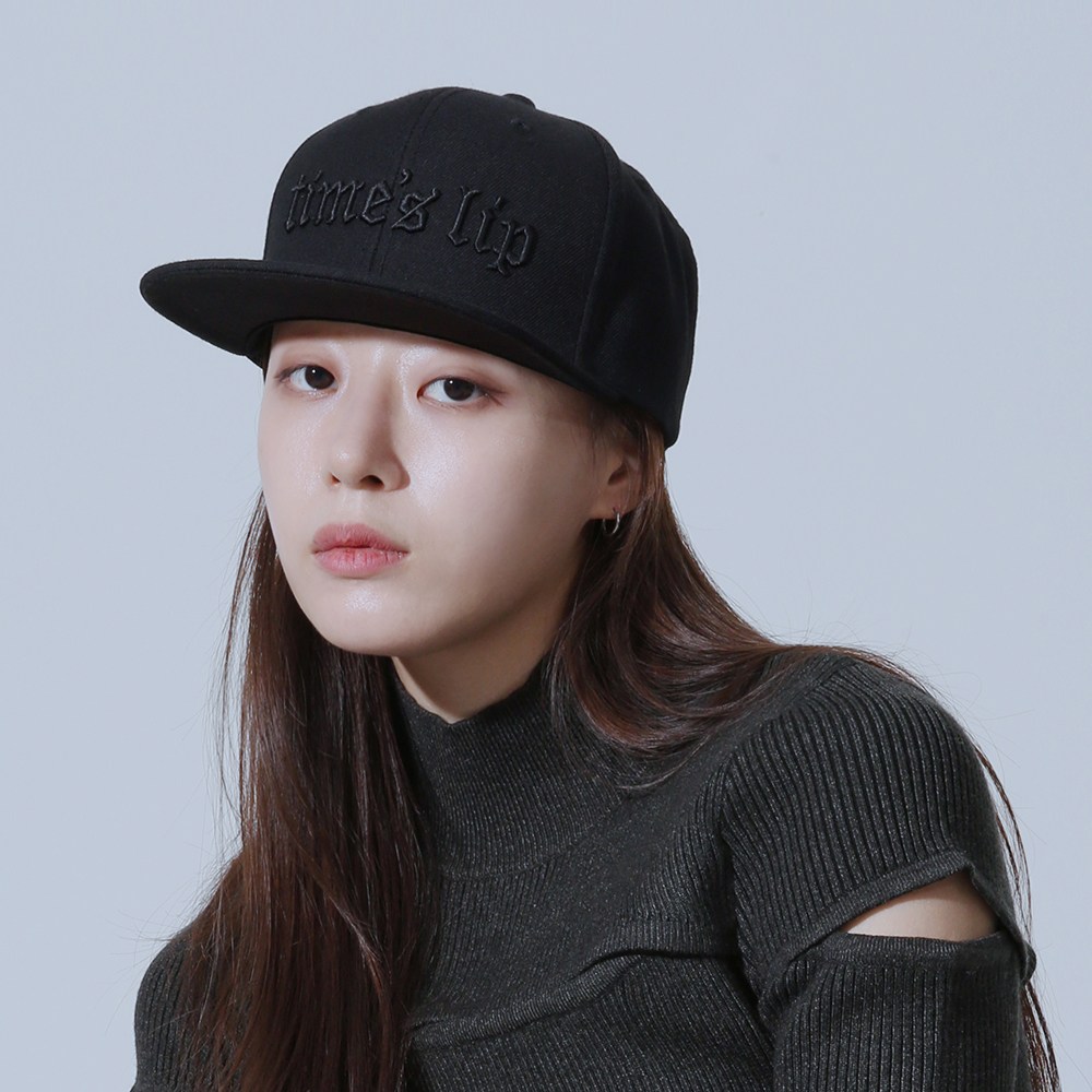 타임슬립 로만 로고 스냅백 올블랙 모자 TPW07101, 현재가 39,000원