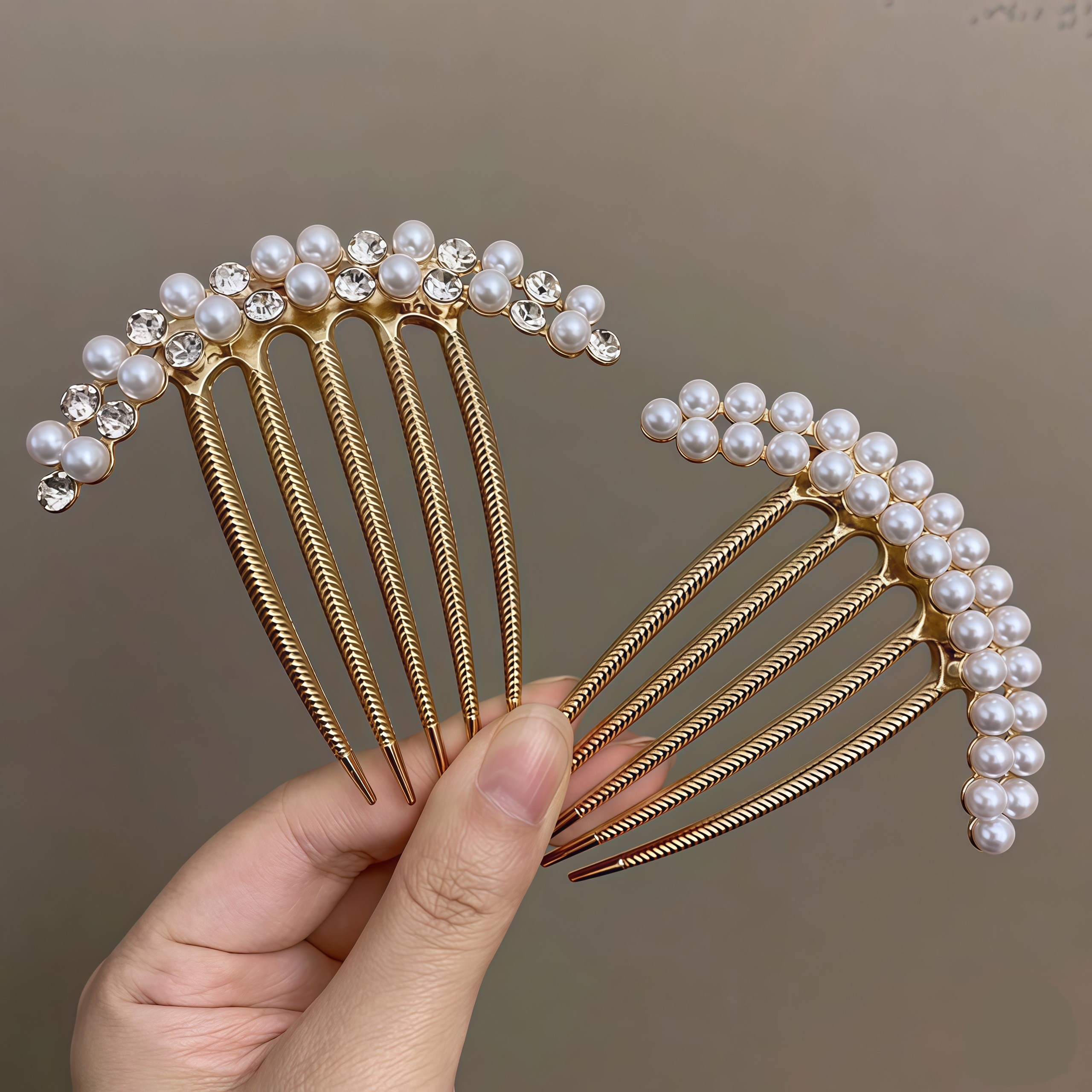 로비엔트 헤어 머리핀 여성 진주 큐빅 고정핀 2P 13,900원