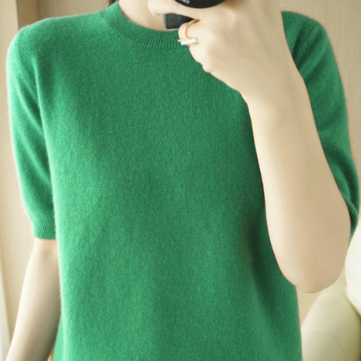 핑크셀럽 보들 라운드 니트 반팔 티셔츠 15,800원