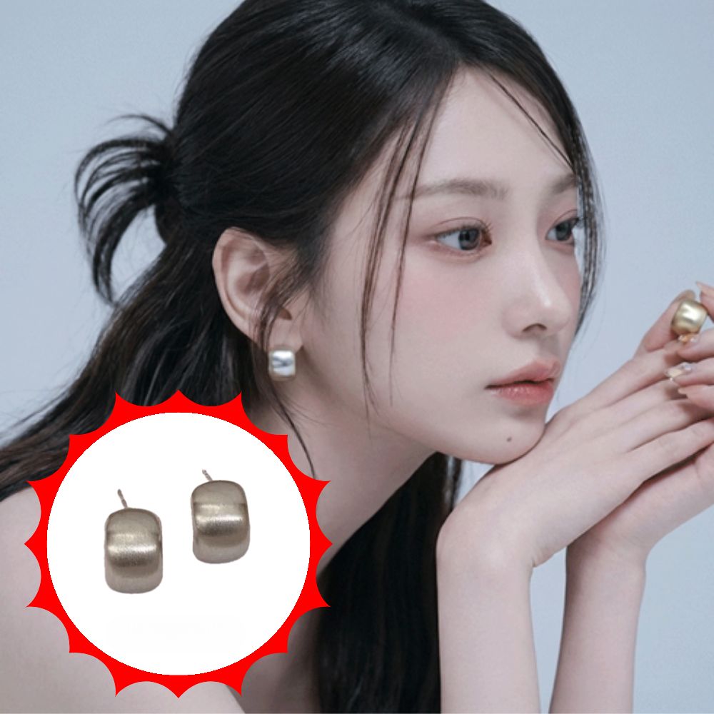 일리마 여성용 925 실버 은침 무광 볼륨 스퀘어 귀걸이 11,800원