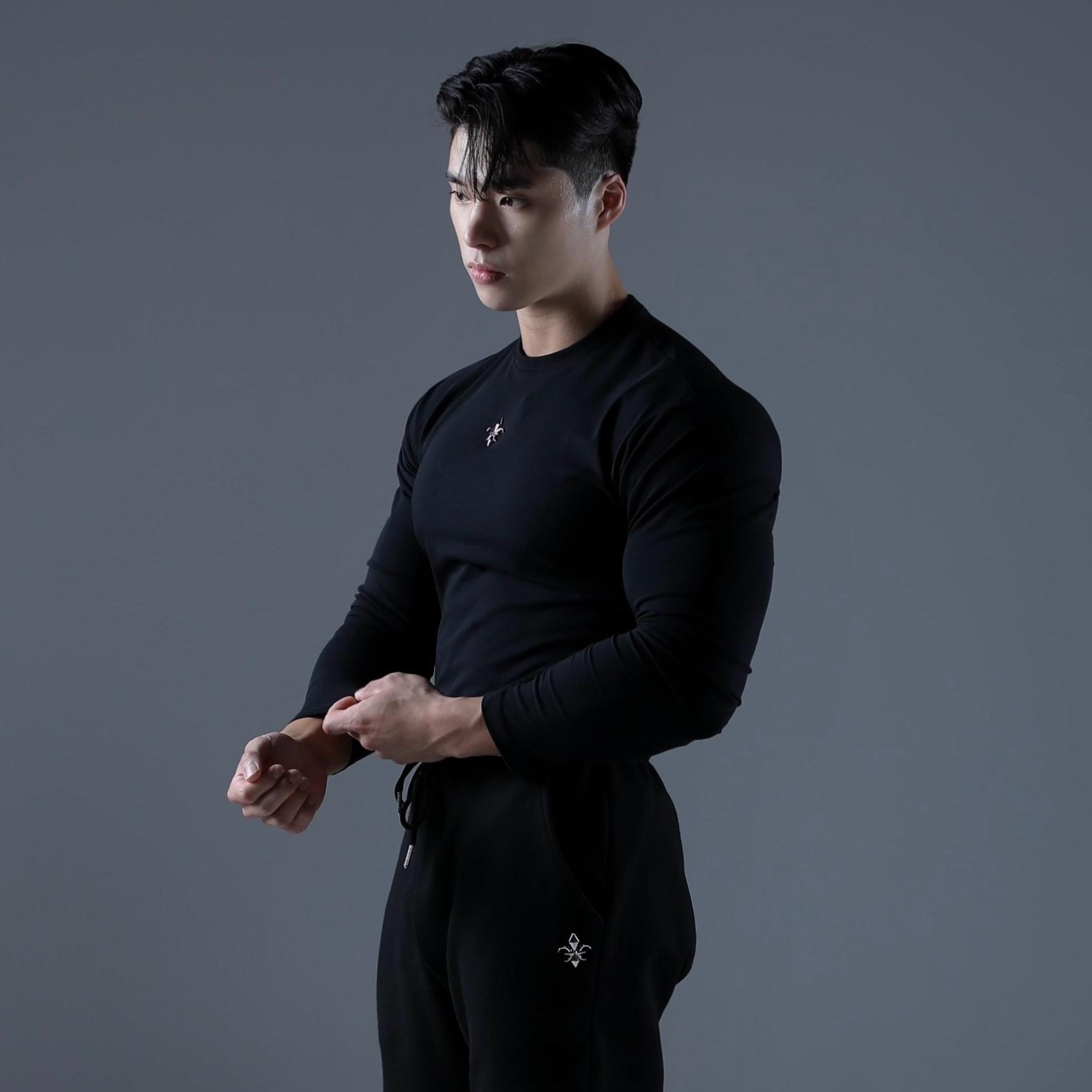 카미드 롱슬리브 머슬핏 짐웨어 긴팔 티셔츠 52,000원