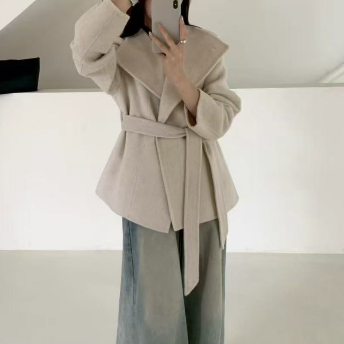 [C&D] 여성 핸드메이드 하이넥 빅카라 허리벨트 울 하프 코트 96,000원