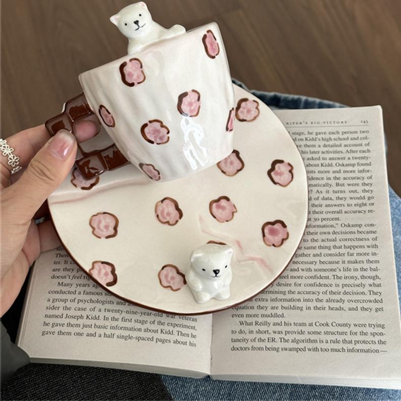 철딱서니 핸드메이드 3D 머그컵 귀여운 입체 핸드메이드 세라믹 컵인 개성적 크리에이티브 북극곰 커피 컵과 접시 세트, 1세트, 아이보리-플라워세트 18,760원